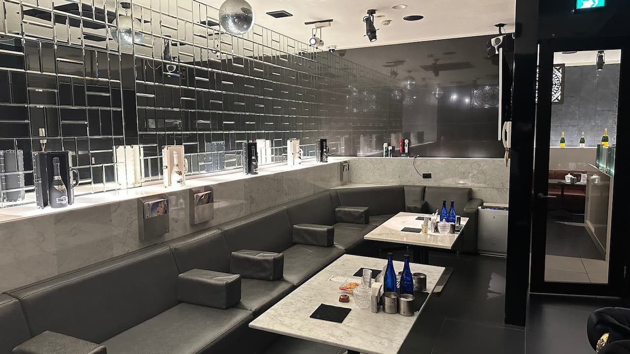 VIP ROOM02